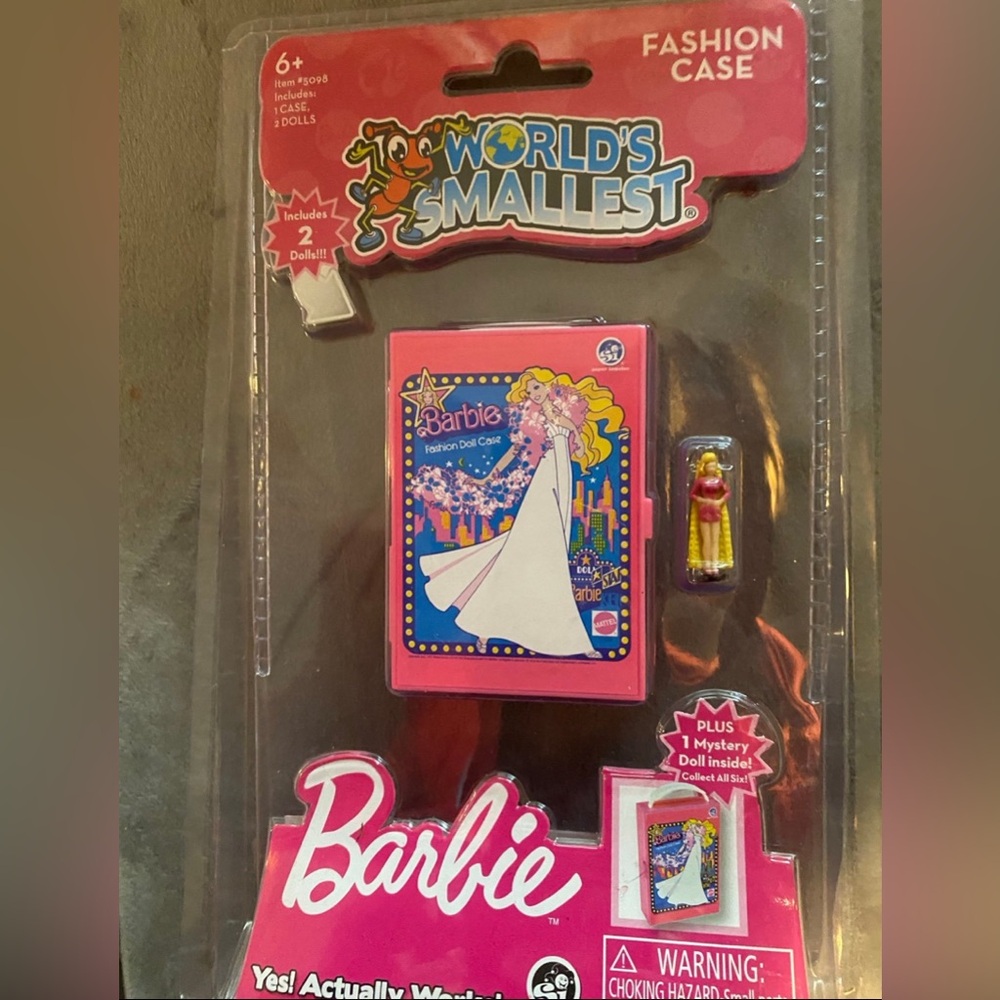 BNIB Worlds Smallest Barbie Fashion Case w/2 Barbies
